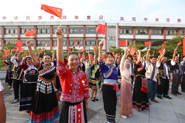 西双版纳旅游：云南：团结之花 常开长盛