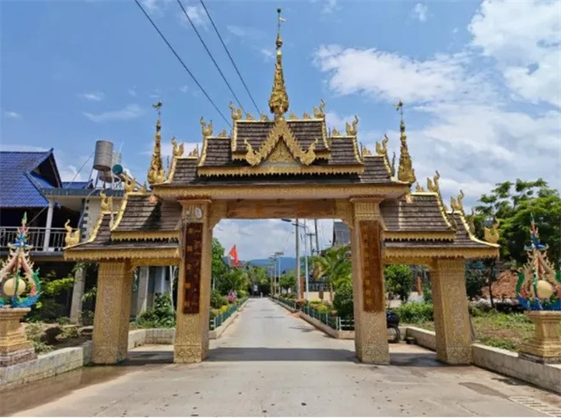 西双版纳旅游：牢记初心使命 奋进复兴征程｜边境线上有个“赶摆”致富村