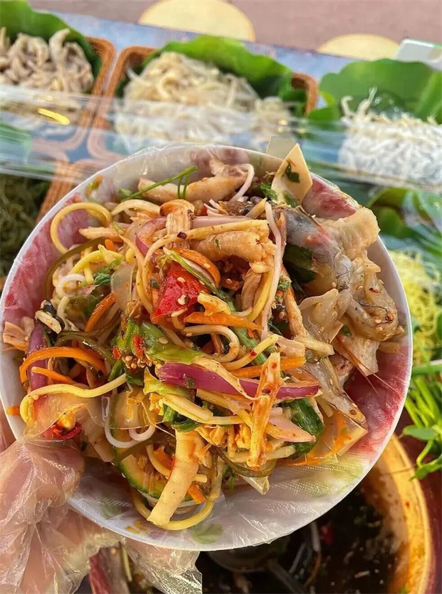 西双版纳旅游：酸得够劲，才是西双版纳的夏天